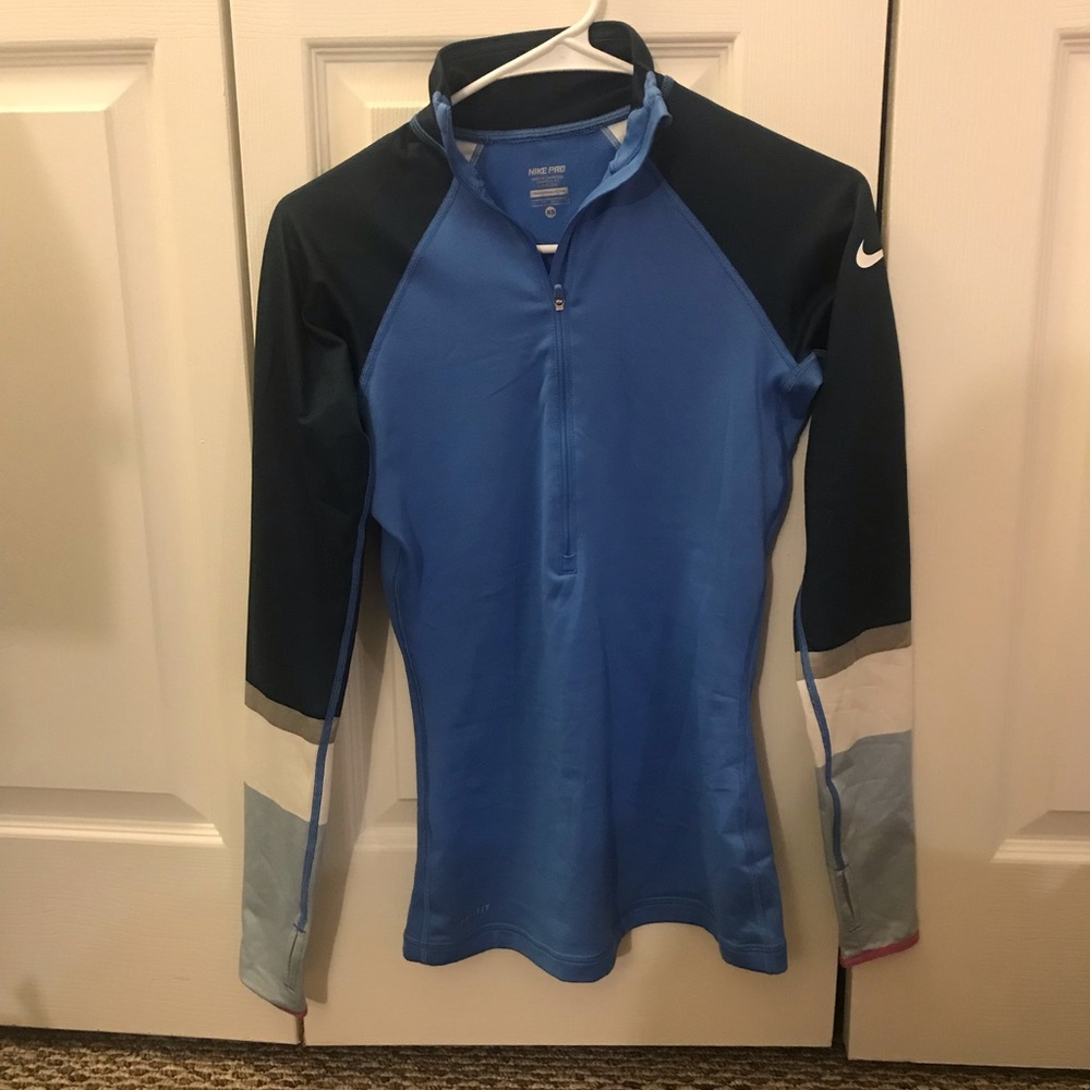 XS Nike Pro half zip